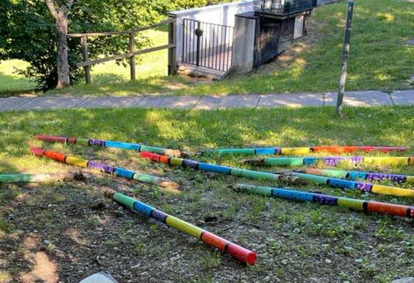 Vandalismo al parco della Scuola Elementare di Fiorentino: la Segreteria Istruzione e Cultura esprime profondo biasimo e offre piena collaborazione