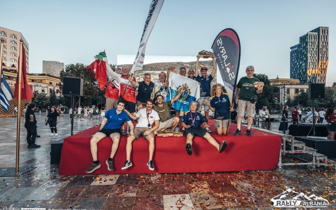 Thomas Marini trionfa al Rally d’Albania: orgoglio biancazzurro sul podio di Tirana