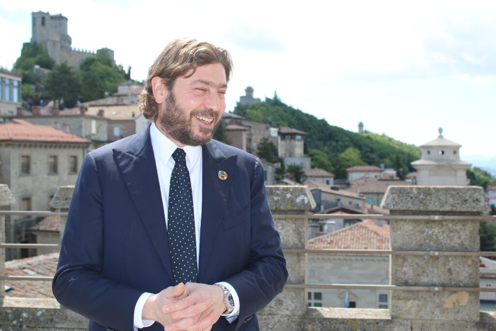RTV: nuove prospettive per la Repubblica, un dialogo amplificato sul palcoscenico italiano e internazionale