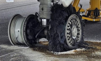 Un uomo sotto il motore – Incidente a Orio al Serio, voli cancellati e disagi per i passeggeri