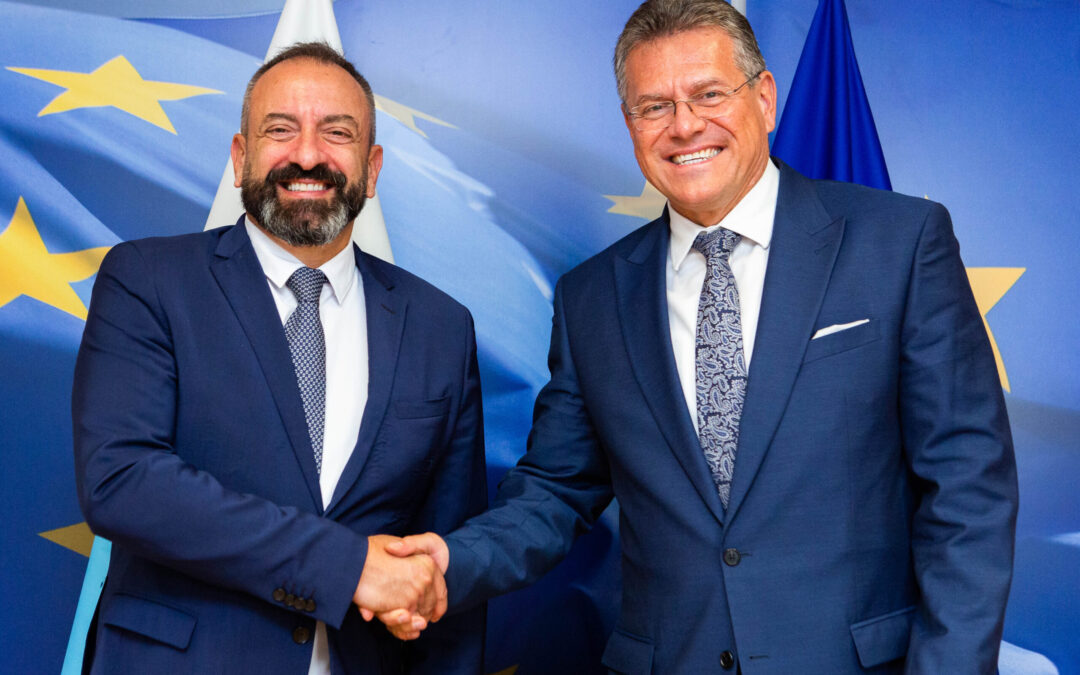 Dal pacco Amazon alla geopolitica: come ridurre un Accordo a una barzelletta