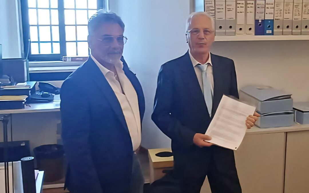 Tutto sbagliato: firme irregolari, errori formali e quesito confuso. Il referendum dei Capifamiglia sull’UE affondato dai Garanti