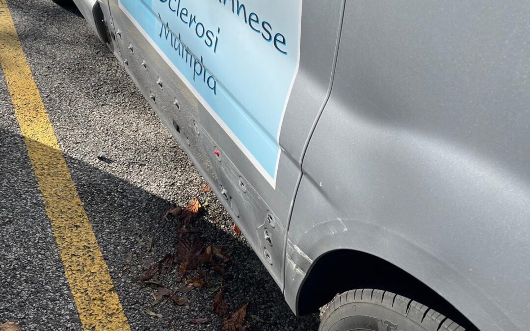 Danneggiato il pulmino dell’Associazione Sammarinese Sclerosi Multipla: “Un gesto di grande inciviltà”