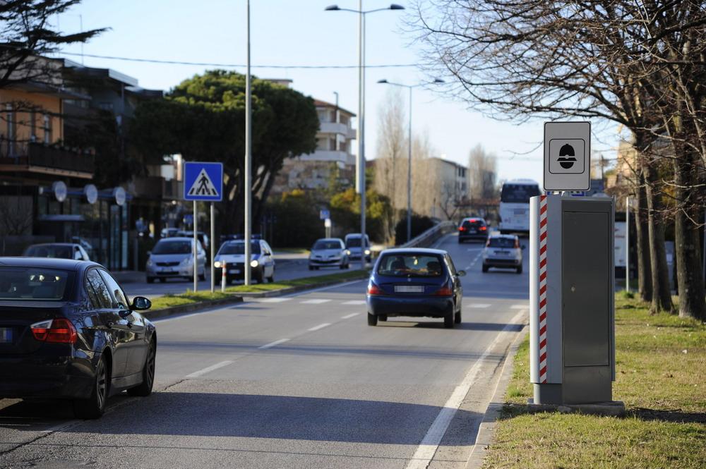 Rimini aumenta i controlli sulla velocità: in arrivo un nuovo autovelox fisso in via Melucci