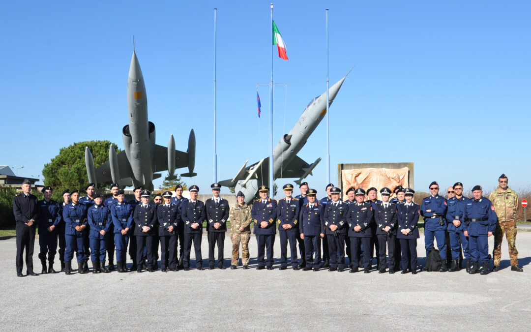 Visita ufficiale della Compagnia Uniformata delle Milizie sammarinesi al 15° Stormo dell’Aeronautica Militare