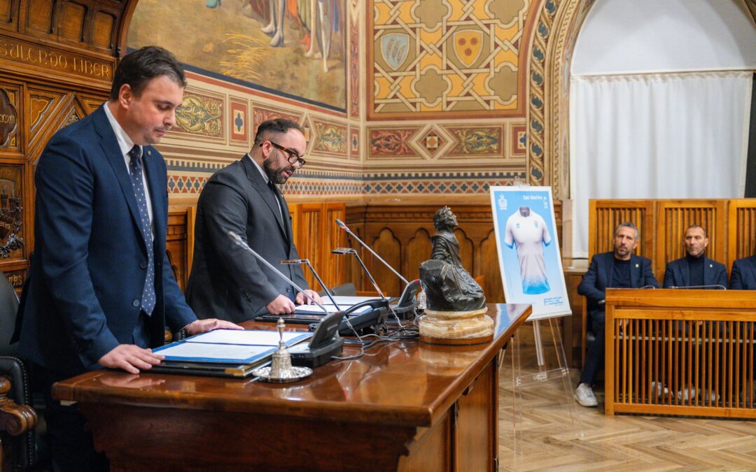 Un francobollo dedicato alla maglia della Nazionale: Poste San Marino e FSGC presentano la nuova emissione ai Capi di Stato