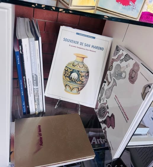 La ceramica sammarinese tra arte e design: un viaggio alla Fondazione Cino Mularoni