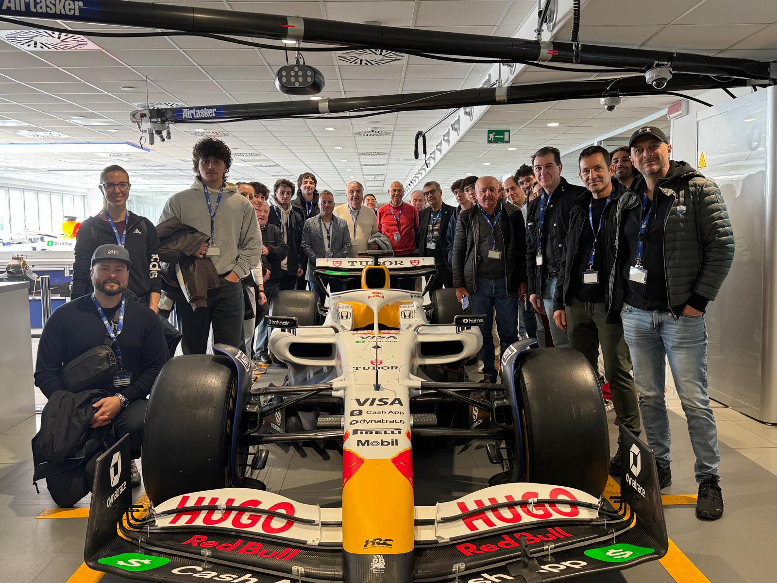 Il Panathlon Club San Marino in visita alla scuderia Visa Racing Bull Cash App di Faenza
