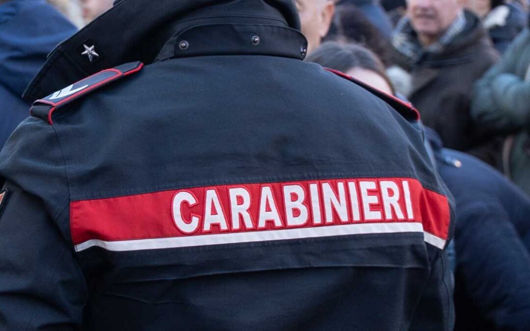 Aggrediscono i clienti di un bar a Novafeltria: due giovani in manette