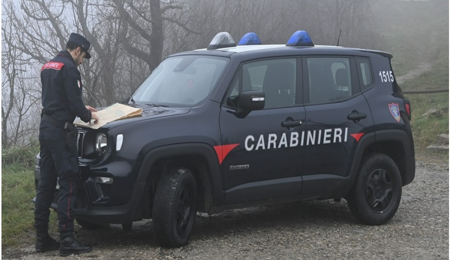 Pennabilli, escursionisti disorientati nella nebbia: intervento congiunto carabinieri–Protezione Civile li riaccompagna in sicurezza