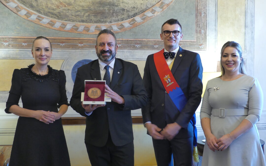 All’Ambasciata slovacca la consegna del premio “Albero della Pace” al Segretario di Stato Beccari