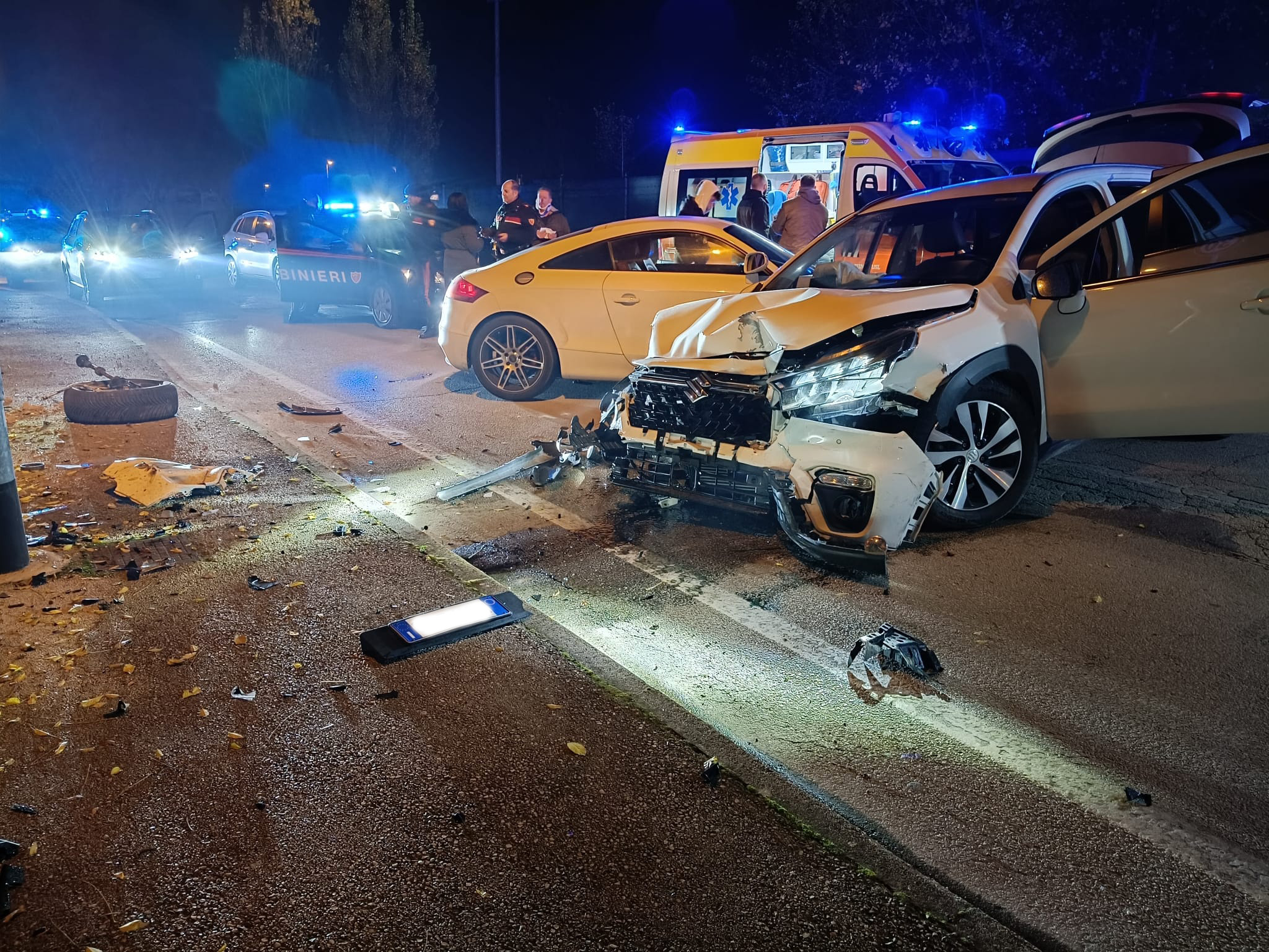 Inseguimento a Rimini: speronamenti in strada e tre agenti feriti. Arrestato un 46enne italiano