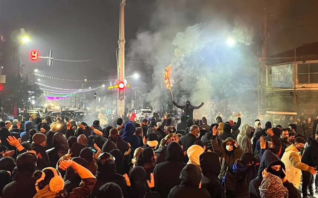 Iran, repressione inasprita mentre le proteste entrano nel quattordicesimo giorno