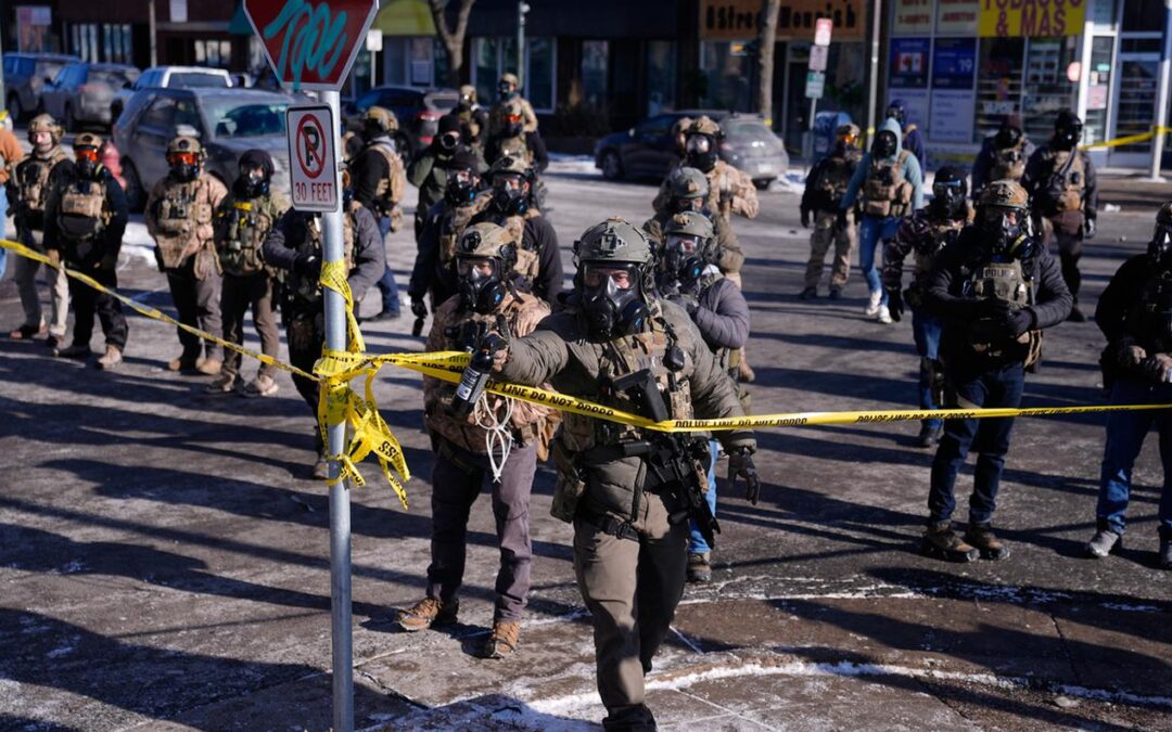 Uomo ucciso a Minneapolis durante un’operazione federale, cresce la tensione negli Stati Uniti