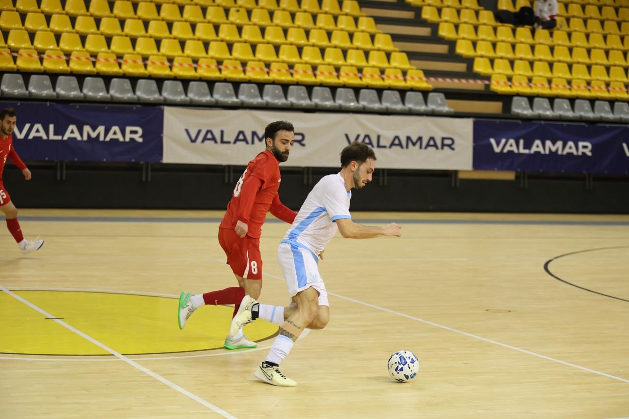 INSIDER.SM FUTSAL – IL TITANO AI RIGORI, CUORE E DRAGO: SAN MARINO BATTE LA TURCHIA E CONQUISTA IL TERZO POSTO