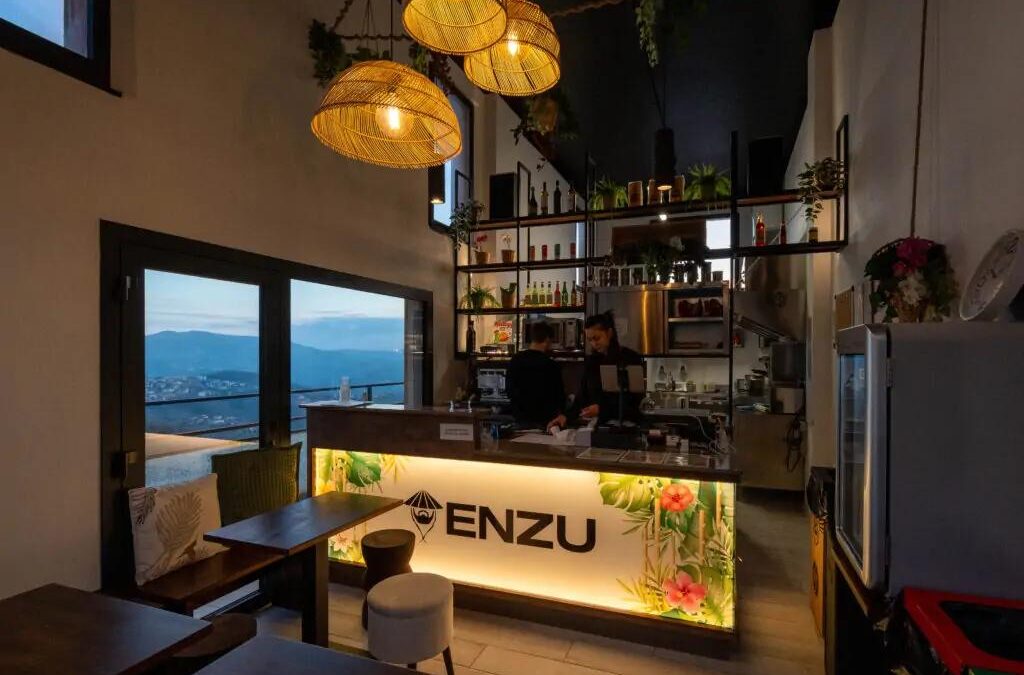 Anche Enzu abbassa le serrande: un’altra luce si spegne nella Città di San Marino