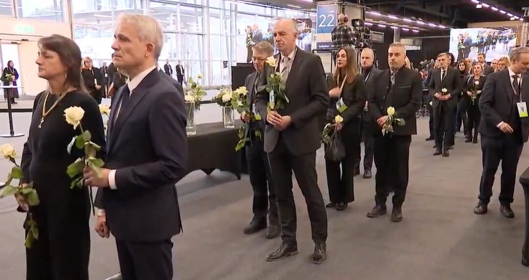 Cerimonia di commemorazione per le vittime dell’incendio di Crans-Montana, evento a Martigny