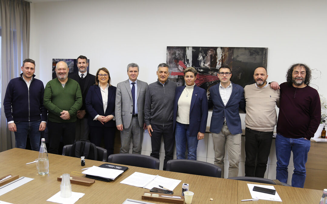 Contratto Industria, conclusa la verifica biennale: inflazione coperta e aumenti al 2,8% già da gennaio