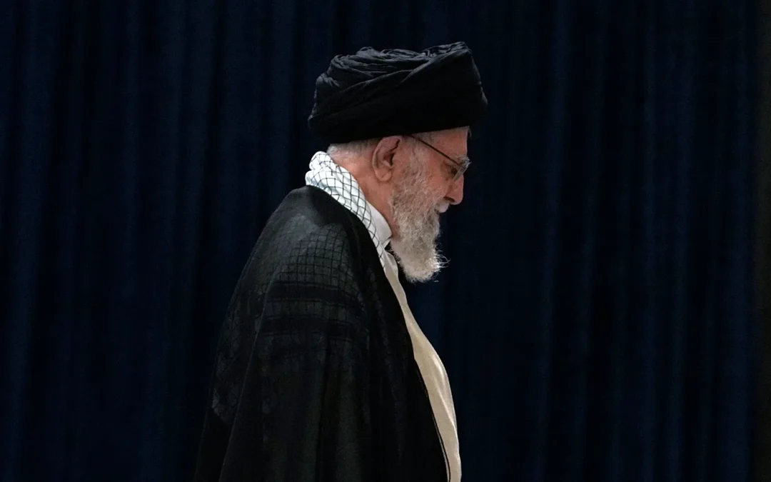 Celebrazioni e lutto: l’Iran reagisce alla morte di Khamenei tra commozione pubblica e lacerazioni profonde