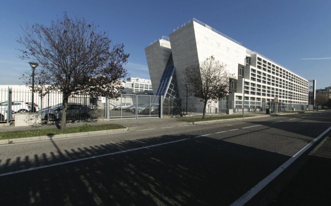 Presunta violenza in caserma, a processo un finanziere: “Era tutto consensuale”