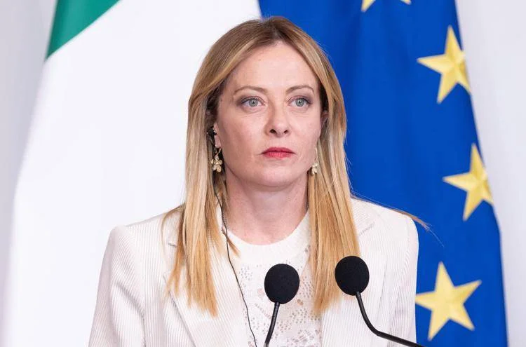 giorgiameloni_bandiere_ipa_fg
