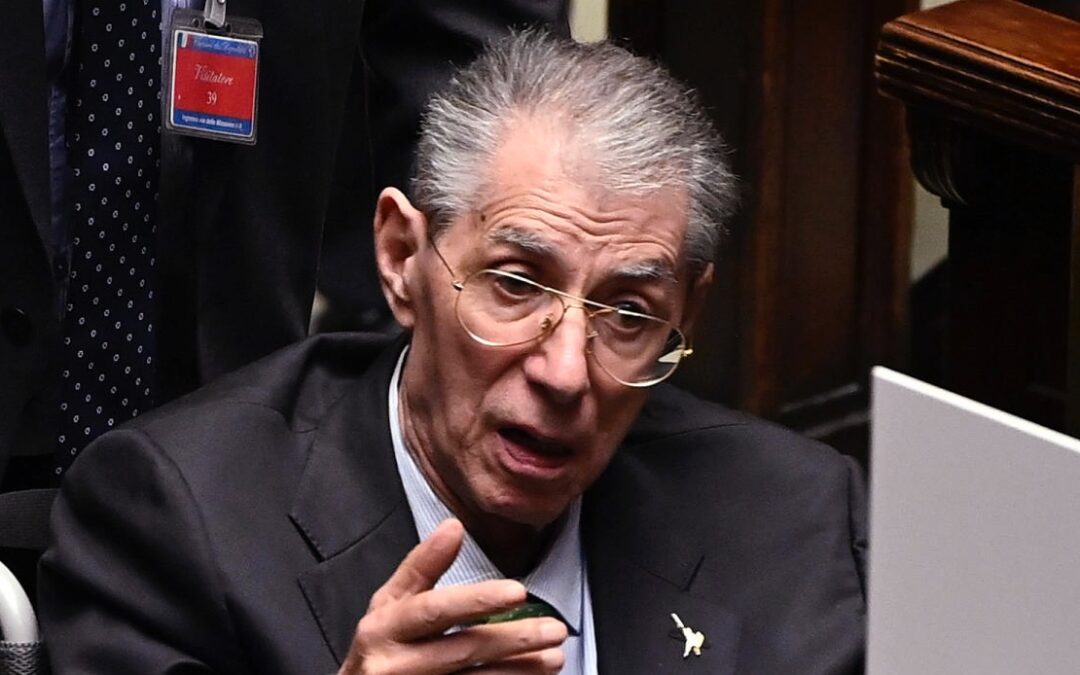 Addio a Bossi, il “Senatùr”: i rapporti con San Marino e il sogno di una Romagna autonoma