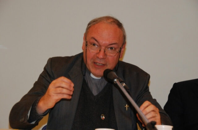 don Gabriele Mangiarotti: la replica “The answer, my friend, is blowin’ in the wind”