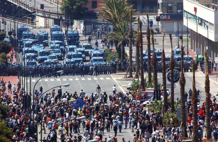 Venticinque anni fa il G8 di Genova: cosa è successo davvero in quei giorni che l’Italia non può permettersi di dimenticare