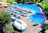Bimbo di tre anni rischia di annegare in piscina, rianimato dal 118