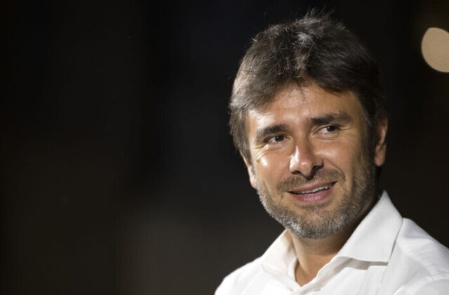 Di Battista ricoverato a Cuba, condizioni gravi dopo un malore