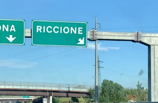 Tragedia in A14, muore motociclista: grave la donna che viaggiava con lui