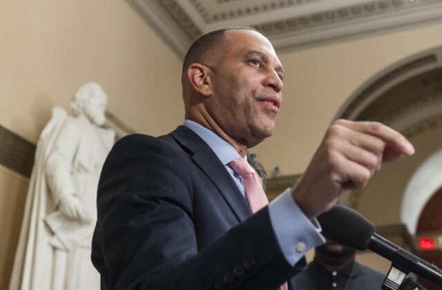 Incontro riservato tra Jeffries e Kushner, sorpresa e tensioni tra i democratici