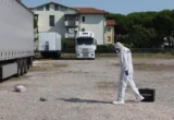 Pestaggio mortale a Pinarella, fermati quattro giovani: sono accusati dell’omicidio di Nicola Musiani