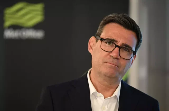Londra, trappola per il premier Burnham: messaggi con un falso membro dello staff di Trump