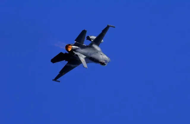 Romania, un F-16 distrugge un drone marino carico di esplosivo