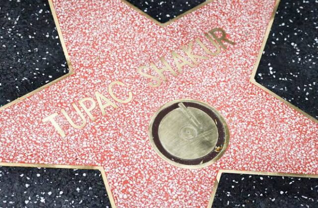 Omicidio Tupac, dopo 30 anni inizia il processo: Davis rischia l’ergastolo
