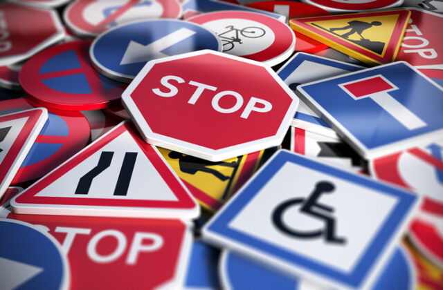Driving licence at 17, revamped fines and motorbikes in the emergency lane: how Italy’s highway code could change