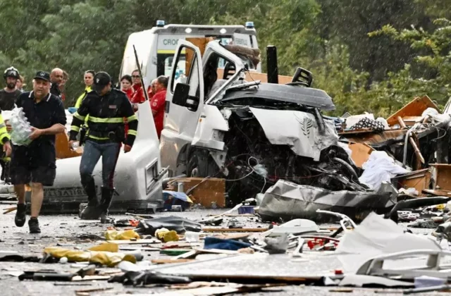 Schianto sulla Terni-Rieti, sei morti e 34 feriti