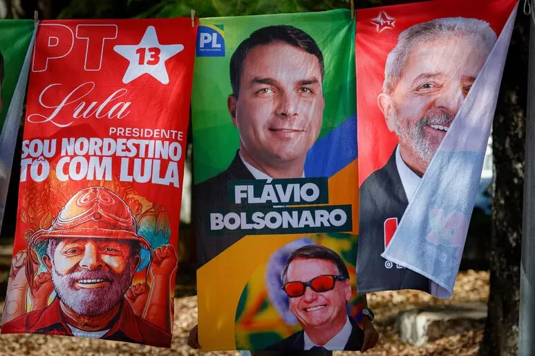 Brasile al voto, sfida serrata tra Lula e Flávio Bolsonaro