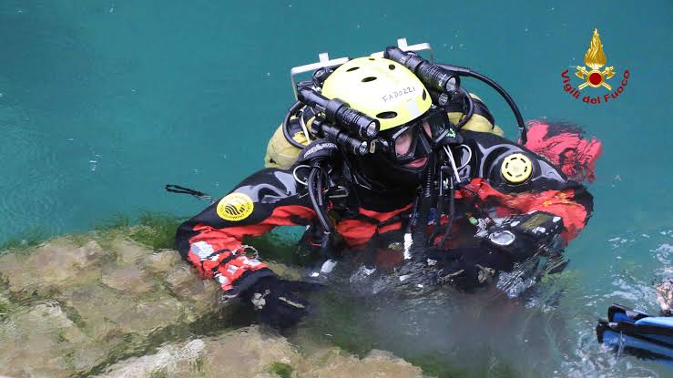 Bagno alla cascata finisce in tragedia: muore annegato un 35enne riminese