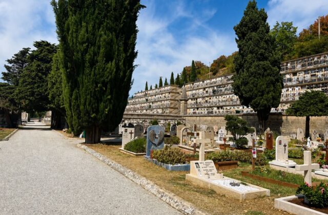 Cimiteri, nuovi lavori a Fiorentino e Faetano: via libera a loculi e ossari