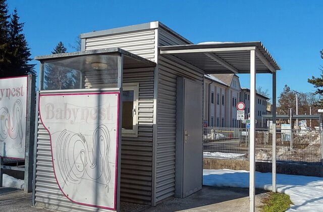 Baby hatch project moves forward: new building rising next to state hospital