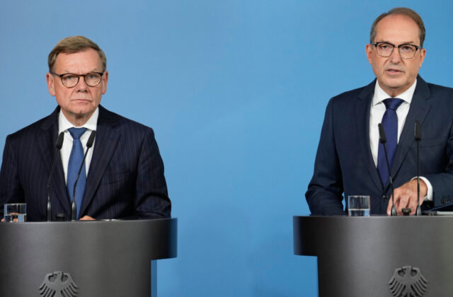 Germania accusa Mosca: «La Russia responsabile dell’attacco ibrido a Lipsia»