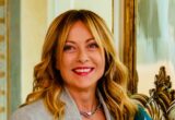 Meloni: “Aboliamo il bollo sulla prima auto, continuiamo a tagliare le tasse”