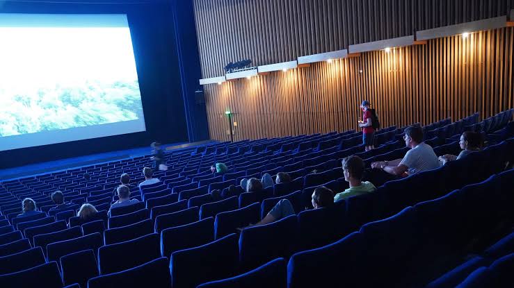 Il Concordia riaccende lo schermo tra film e incontri