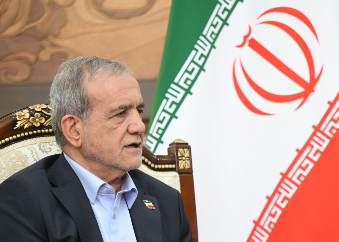 Iran, Trump boccia la proposta su Hormuz: ipotesi nuovi raid dopo le elezioni