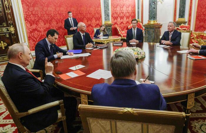 Ucraina, Putin incontra gli emissari Usa a Mosca: tregua di tre giorni su Kiev