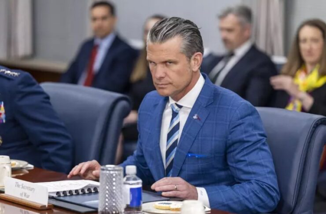 Trump intrappolato nel caso Hegseth: cambiarlo è un rischio, tenerlo pure