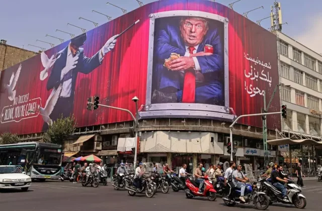 Trump provoca sull’Hormuz: «Lo ribattezziamo Stretto di Trump?»