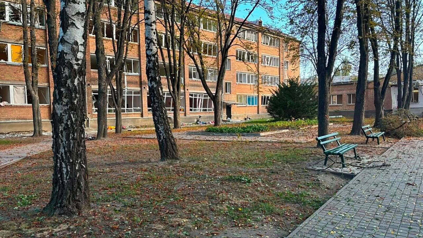 Kyiv sotto il fumo, il più grande attacco all’energia da primavera